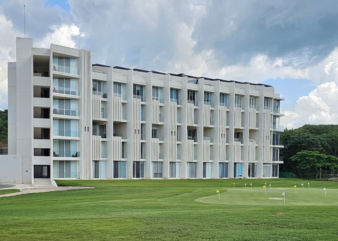 Nara Lago 1 - Golf View